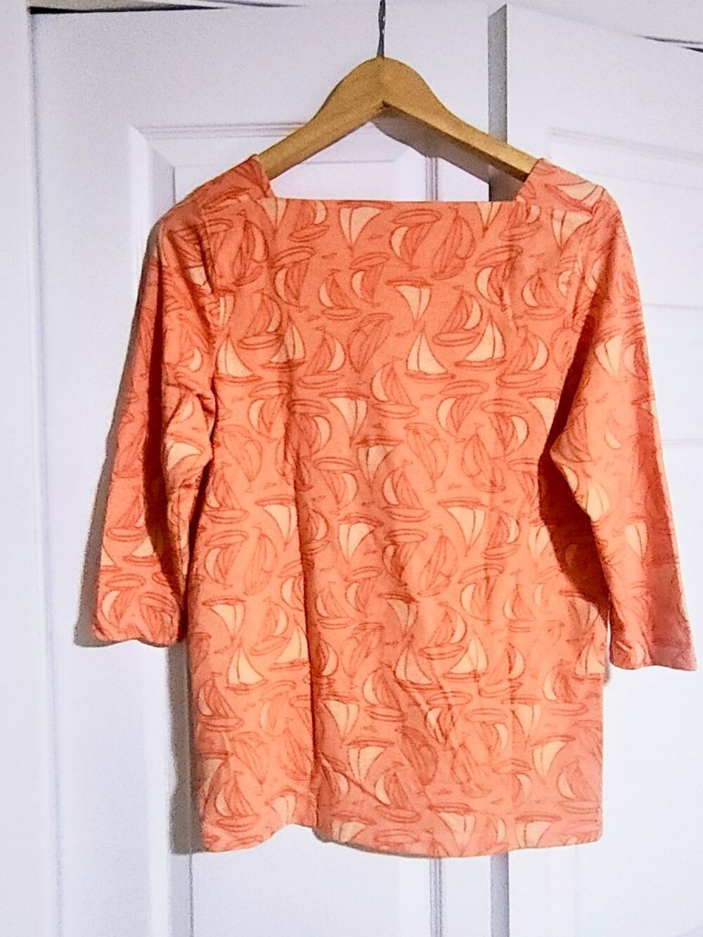 Two large tops - Picture 2 of 8